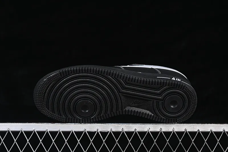 All categories Nk Air Force 1 Air Force series Nk Air Force 1 Low Air Force low-top Nike Air Force 1'07 Low black and silver small hook Air Force 1 low-top casual sneakers ZH0316-154